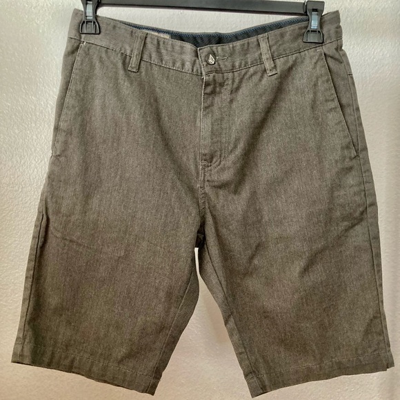 Volcom Men’s Gray Shorts Size 30 - Picture 1 of 3